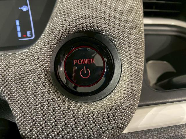 鍵を取り出さなくても、ワンプッシュでエンジンのスタート、ストップが簡単にできて便利です。