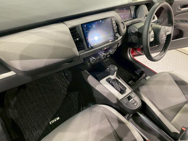 フロアマット装着しています