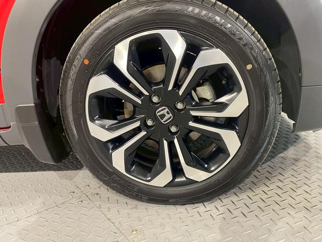 【純正アルミ】純正アルミ装備車です。走りもキビキビ見た目も格好良いです。見た目を重視する方には欲しい装備です！