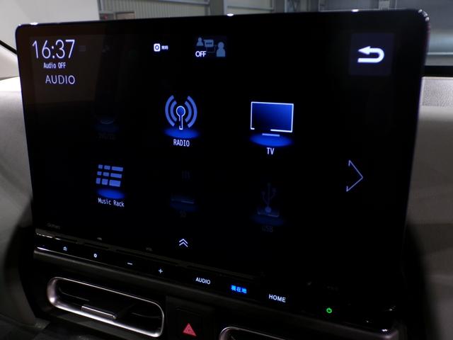 ＣＤ、ＤＶＤ、Ｂｌｕｅｔｏｏｔｈ、ＡＭ、ＦＭ、スマートフォン接続ができます。