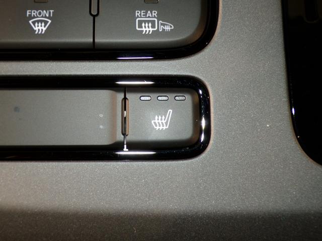 【シートヒーター】シートヒーター装備車です。寒い冬に乗車中とても暖かく快適に移動できます。冷え性の方にピッタリの装備です！
