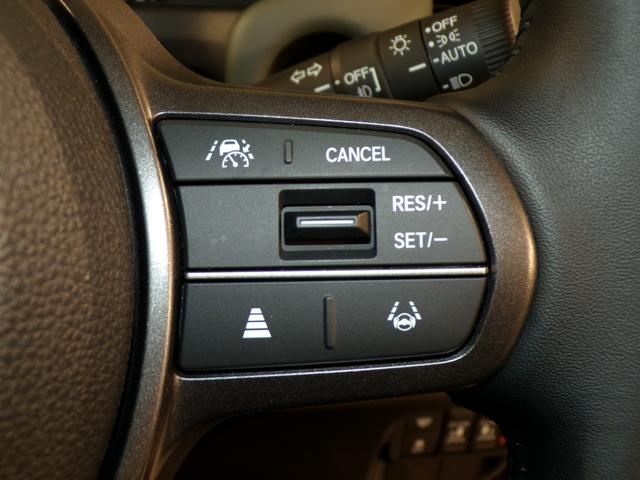 蓄積してきた技術をさらに進化させ、高機能化。新開発した先進の安全運転支援システムです。