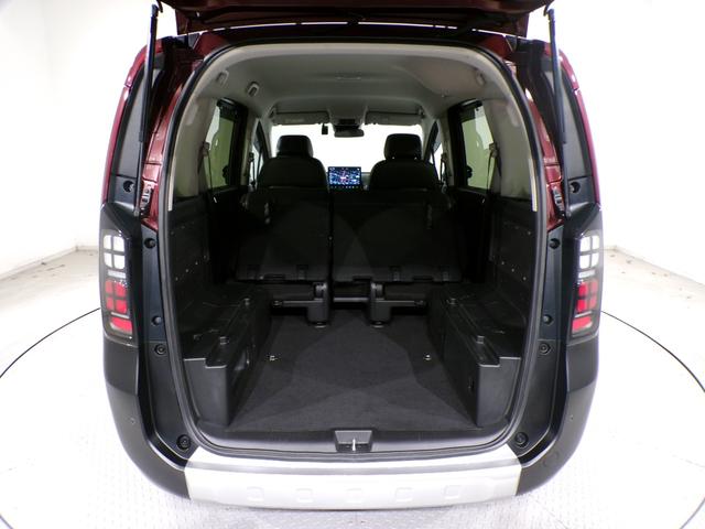 リアシートを使用しない時は、前に倒せば更に広々ラゲッジスペースの出来上がりです、更にたくさんの荷物が積み込み可能です！