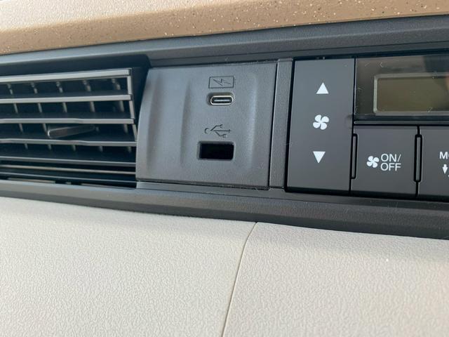 N-BOX ベースグレード 電動スライドドア シートヒーター 4WD 禁煙 エアバック 横滑り防止 Rカメ 前後ソナー LEDライト サイドカーテンエアバック スマ-トキ- アイドリングSTOP クルコン オートエアコン ABS(5枚目)