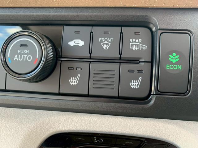 N-BOX ベースグレード 電動スライドドア シートヒーター 4WD 禁煙 エアバック 横滑り防止 Rカメ 前後ソナー LEDライト サイドカーテンエアバック スマ-トキ- アイドリングSTOP クルコン オートエアコン ABS(6枚目)