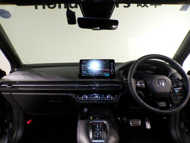 ＺＲ－Ｖ ｅ：ＨＥＶＺ特別仕様車ブラックスタイル　４ＷＤＢｌｕｅｔｏｏｔｈ接続全周囲カメラ電動シート電動リアゲートシートヒーターワイヤレス充電器ドラレコＥＴＣインターナビフルセグＴＶ本革シート純正アルミホイールスマートキー　ドライブレコーダー　禁煙車（22枚目）