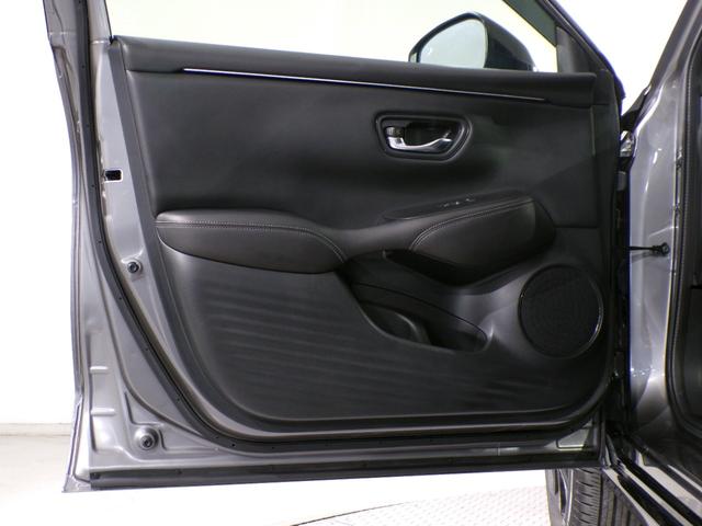 ＺＲ－Ｖ ｅ：ＨＥＶＺ特別仕様車ブラックスタイル　４ＷＤＢｌｕｅｔｏｏｔｈ接続全周囲カメラ電動シート電動リアゲートシートヒーターワイヤレス充電器ドラレコＥＴＣインターナビフルセグＴＶ本革シート純正アルミホイールスマートキー　ドライブレコーダー　禁煙車（45枚目）