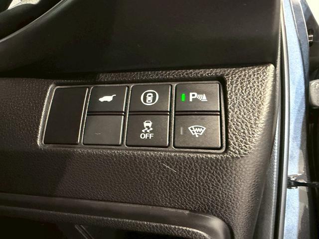 ヴェゼル ｅ：ＨＥＶＺ　ホンダコネクトドラレコ　ヒートシーター　盗難防止装置　ドラレコ付き　Ｒカメラ　フルセグテレビ　スマ－トキ－　ＥＴＣ車載器　アクティブクルーズ　Ｐセンサー　サイドエアバッグ　ナビＴＶ　フルオートエアコン（37枚目）