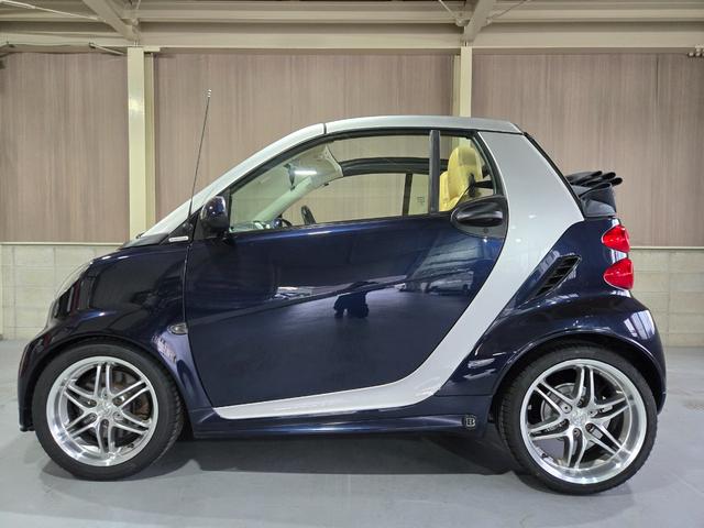 スマートフォーツーカブリオ ＢＲＡＢＵＳ　エクスクルーシブＥＤミッドナイトブルー　５０台限定　４５１最終限定モデル　新品ＬＥＤヘッド＆ナンバー灯　カロッツェリアナビ　Ｂｌｕｅｔｏｏｔｈ　ＹｏｕＴｕｂｅ　フルセグ　バックカメラ　クルーズコントロール　新品タイヤ　電動オープン（5枚目）