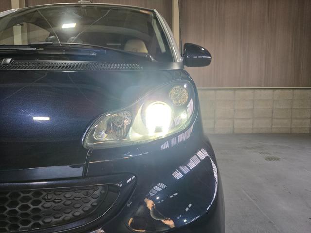 スマートフォーツーカブリオ ＢＲＡＢＵＳ　エクスクルーシブＥＤミッドナイトブルー　５０台限定　４５１最終限定モデル　新品ＬＥＤヘッド＆ナンバー灯　カロッツェリアナビ　Ｂｌｕｅｔｏｏｔｈ　ＹｏｕＴｕｂｅ　フルセグ　バックカメラ　クルーズコントロール　新品タイヤ　電動オープン（8枚目）