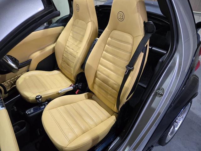 スマートフォーツーカブリオ ＢＲＡＢＵＳ　エクスクルーシブＥＤミッドナイトブルー　５０台限定　４５１最終限定モデル　新品ＬＥＤヘッド＆ナンバー灯　カロッツェリアナビ　Ｂｌｕｅｔｏｏｔｈ　ＹｏｕＴｕｂｅ　フルセグ　バックカメラ　クルーズコントロール　新品タイヤ　電動オープン（23枚目）