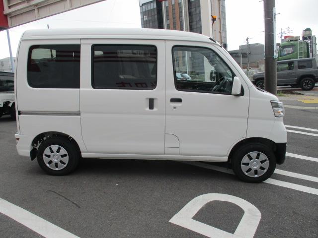 ハイゼットカーゴ クルーズターボＳＡＩＩＩ　４ＷＤ　５速マニュアルターボ　ＢＴオーディオ（5枚目）