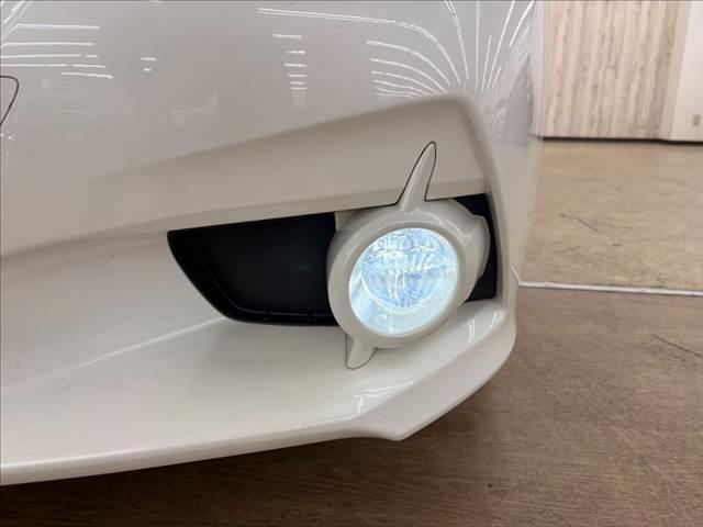 クラウンハイブリッド アスリートＳ　禁煙車　純正ＨＤＤナビ　バックカメラ　フルセグテレビ　Ｂｌｕｅｔｏｏｔｈ　ＬＥＤヘッドライト　パワーシート　シートヒーター　クルーズコントロール　スマートキ　ＭＴモード付シフト　ＥＴＣ　オートエアコン（12枚目）