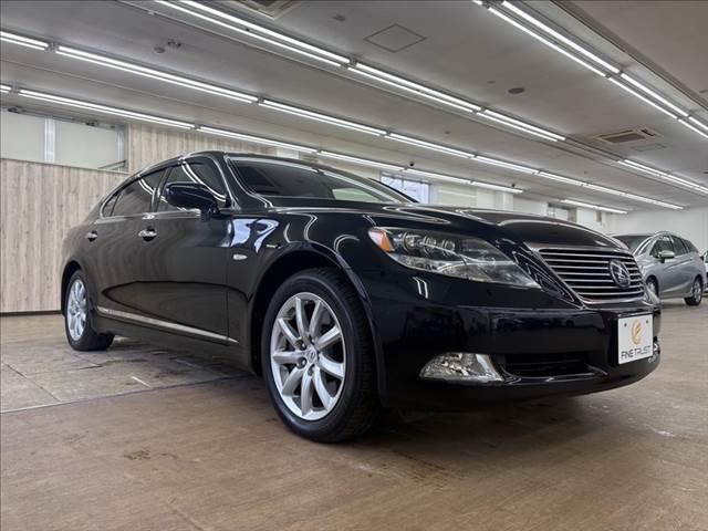 ＬＳ ＬＳ６００ｈＬ後席セパレートシートパッケージ　レーダークルーズコントロール　マークレビンソン　衝突軽減ブレーキ　コーナーセンサー　ステアリングヒーター　シートエアコン　本革シート　禁煙車　サンルーフ　純正ＨＤＤナビ　シートヒーター　パワーシート（17枚目）
