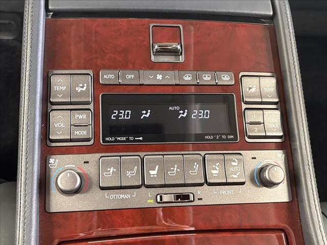 ＬＳ ＬＳ６００ｈＬ後席セパレートシートパッケージ　レーダークルーズコントロール　マークレビンソン　衝突軽減ブレーキ　コーナーセンサー　ステアリングヒーター　シートエアコン　本革シート　禁煙車　サンルーフ　純正ＨＤＤナビ　シートヒーター　パワーシート（37枚目）