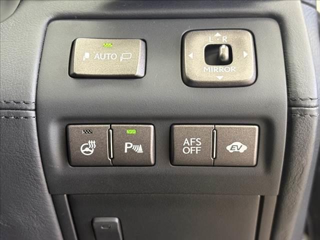 ＬＳ ＬＳ６００ｈＬ後席セパレートシートパッケージ　レーダークルーズコントロール　マークレビンソン　衝突軽減ブレーキ　コーナーセンサー　ステアリングヒーター　シートエアコン　本革シート　禁煙車　サンルーフ　純正ＨＤＤナビ　シートヒーター　パワーシート（40枚目）