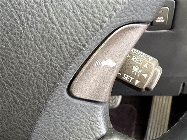 ＬＳ ＬＳ６００ｈＬ後席セパレートシートパッケージ　レーダークルーズコントロール　マークレビンソン　衝突軽減ブレーキ　コーナーセンサー　ステアリングヒーター　シートエアコン　本革シート　禁煙車　サンルーフ　純正ＨＤＤナビ　シートヒーター　パワーシート（42枚目）