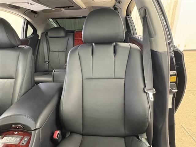 ＬＳ ＬＳ６００ｈＬ後席セパレートシートパッケージ　レーダークルーズコントロール　マークレビンソン　衝突軽減ブレーキ　コーナーセンサー　ステアリングヒーター　シートエアコン　本革シート　禁煙車　サンルーフ　純正ＨＤＤナビ　シートヒーター　パワーシート（65枚目）