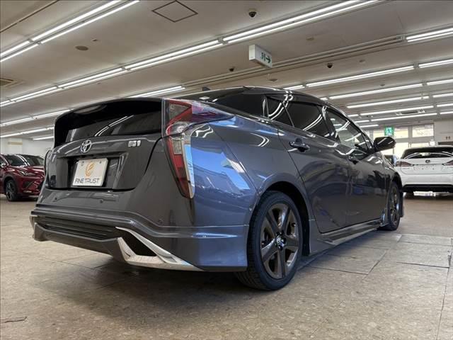 プリウス Ａツーリングセレクション　モデリスタフルエアロ　純正ＳＤナビ　衝突軽減ブレーキ　レーダークルーズコントロール　フルセグＴＶ　Ｂｌｕｅｔｏｏｔｈ　合皮シート　シートヒーター　ＬＥＤヘッドライト　スマートキー（18枚目）