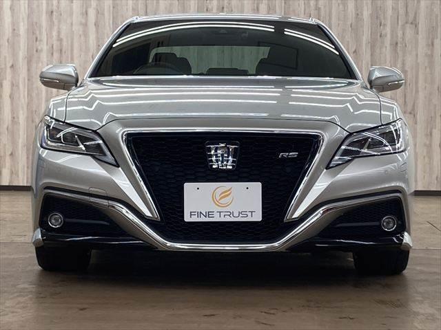 クラウンハイブリッド ＲＳ　禁煙車　純正ＳＤナビ　レーダークルーズコントロール　衝突軽減ブレーキ　Ｂｌｕｅｔｏｏｔｈ　フルセグＴＶ　パワーシート　シートヒーター　３眼ＬＥＤヘッドライト　スマートキー　コーナーセンサー（14枚目）