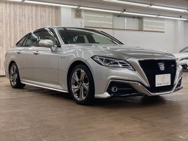 クラウンハイブリッド ＲＳ　禁煙車　純正ＳＤナビ　レーダークルーズコントロール　衝突軽減ブレーキ　Ｂｌｕｅｔｏｏｔｈ　フルセグＴＶ　パワーシート　シートヒーター　３眼ＬＥＤヘッドライト　スマートキー　コーナーセンサー（15枚目）