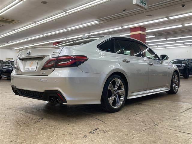 クラウンハイブリッド ＲＳ　禁煙車　純正ＳＤナビ　レーダークルーズコントロール　衝突軽減ブレーキ　Ｂｌｕｅｔｏｏｔｈ　フルセグＴＶ　パワーシート　シートヒーター　３眼ＬＥＤヘッドライト　スマートキー　コーナーセンサー（18枚目）