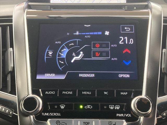 クラウンハイブリッド ＲＳ　禁煙車　純正ＳＤナビ　レーダークルーズコントロール　衝突軽減ブレーキ　Ｂｌｕｅｔｏｏｔｈ　フルセグＴＶ　パワーシート　シートヒーター　３眼ＬＥＤヘッドライト　スマートキー　コーナーセンサー（36枚目）