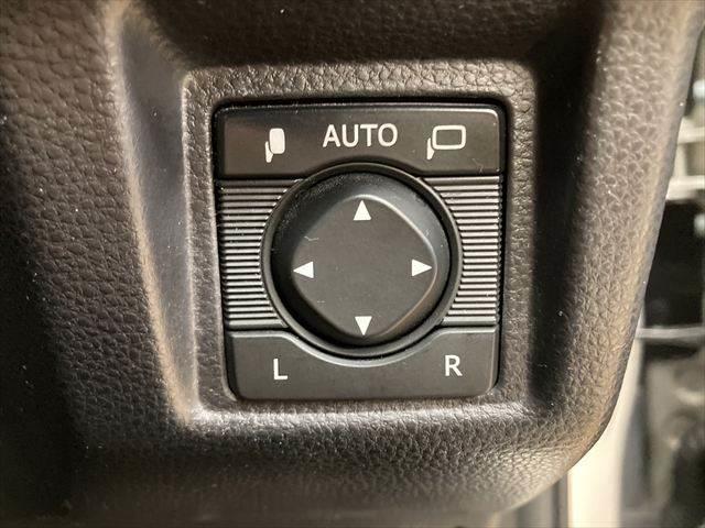 クラウンハイブリッド ＲＳ　禁煙車　純正ＳＤナビ　レーダークルーズコントロール　衝突軽減ブレーキ　Ｂｌｕｅｔｏｏｔｈ　フルセグＴＶ　パワーシート　シートヒーター　３眼ＬＥＤヘッドライト　スマートキー　コーナーセンサー（39枚目）