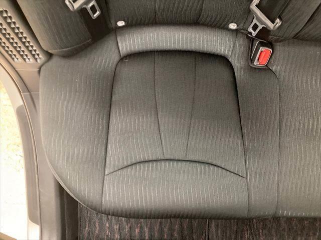 クラウンハイブリッド ＲＳ　禁煙車　純正ＳＤナビ　レーダークルーズコントロール　衝突軽減ブレーキ　Ｂｌｕｅｔｏｏｔｈ　フルセグＴＶ　パワーシート　シートヒーター　３眼ＬＥＤヘッドライト　スマートキー　コーナーセンサー（52枚目）