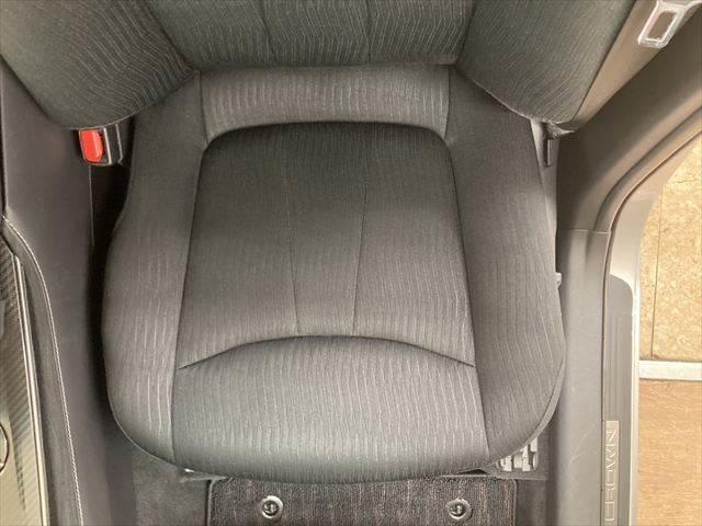 クラウンハイブリッド ＲＳ　禁煙車　純正ＳＤナビ　レーダークルーズコントロール　衝突軽減ブレーキ　Ｂｌｕｅｔｏｏｔｈ　フルセグＴＶ　パワーシート　シートヒーター　３眼ＬＥＤヘッドライト　スマートキー　コーナーセンサー（55枚目）