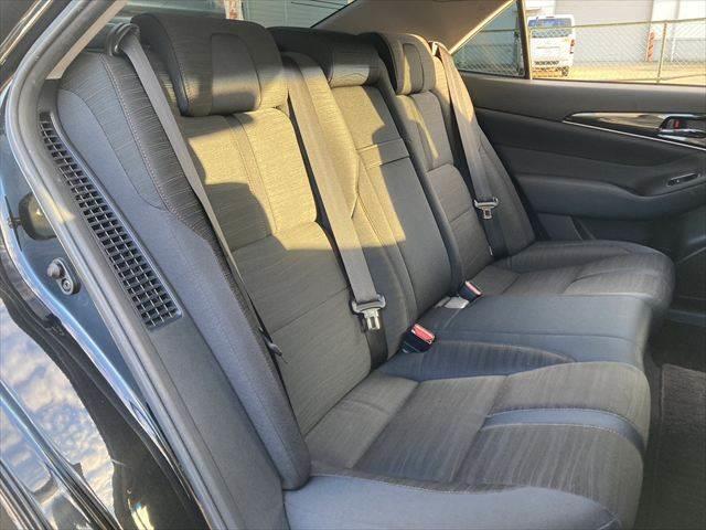 クラウンハイブリッド アスリートＳ　純正ＨＤＤナビ　フルセグＴＶ　バックカメラ　クルーズコントロール　Ｂｌｕｅｔｏｏｔｈ　スマートキー　シートヒーター　ＨＩＤヘッドライト　ＬＥＤフォグランプ　純正１７インチアルミホイール　パワーシート（8枚目）