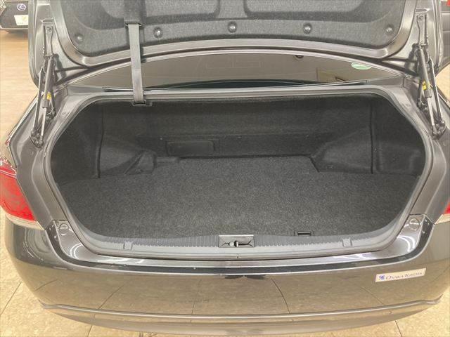 クラウンハイブリッド アスリートＳ　純正ＨＤＤナビ　フルセグＴＶ　バックカメラ　クルーズコントロール　Ｂｌｕｅｔｏｏｔｈ　スマートキー　シートヒーター　ＨＩＤヘッドライト　ＬＥＤフォグランプ　純正１７インチアルミホイール　パワーシート（9枚目）