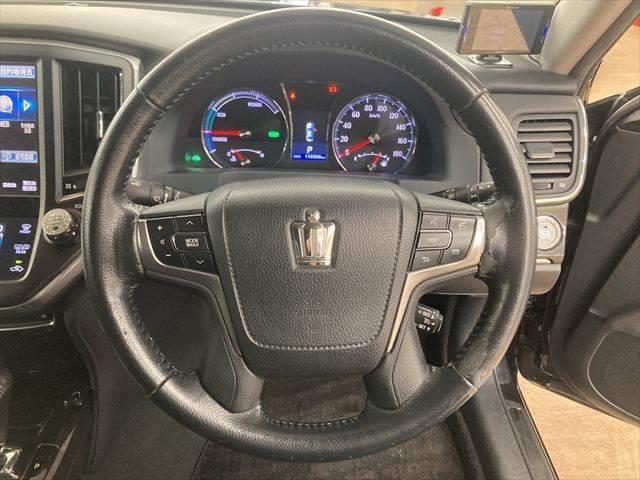 クラウンハイブリッド アスリートＳ　純正ＨＤＤナビ　フルセグＴＶ　バックカメラ　クルーズコントロール　Ｂｌｕｅｔｏｏｔｈ　スマートキー　シートヒーター　ＨＩＤヘッドライト　ＬＥＤフォグランプ　純正１７インチアルミホイール　パワーシート（10枚目）