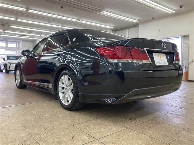 クラウンハイブリッド アスリートＳ　純正ＨＤＤナビ　フルセグＴＶ　バックカメラ　クルーズコントロール　Ｂｌｕｅｔｏｏｔｈ　スマートキー　シートヒーター　ＨＩＤヘッドライト　ＬＥＤフォグランプ　純正１７インチアルミホイール　パワーシート（19枚目）