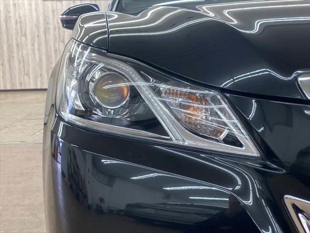 クラウンハイブリッド アスリートＳ　純正ＨＤＤナビ　フルセグＴＶ　バックカメラ　クルーズコントロール　Ｂｌｕｅｔｏｏｔｈ　スマートキー　シートヒーター　ＨＩＤヘッドライト　ＬＥＤフォグランプ　純正１７インチアルミホイール　パワーシート（23枚目）