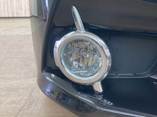 クラウンハイブリッド アスリートＳ　純正ＨＤＤナビ　フルセグＴＶ　バックカメラ　クルーズコントロール　Ｂｌｕｅｔｏｏｔｈ　スマートキー　シートヒーター　ＨＩＤヘッドライト　ＬＥＤフォグランプ　純正１７インチアルミホイール　パワーシート（24枚目）