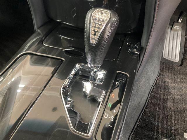 クラウンハイブリッド アスリートＳ　純正ＨＤＤナビ　フルセグＴＶ　バックカメラ　クルーズコントロール　Ｂｌｕｅｔｏｏｔｈ　スマートキー　シートヒーター　ＨＩＤヘッドライト　ＬＥＤフォグランプ　純正１７インチアルミホイール　パワーシート（35枚目）