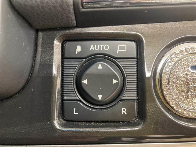 クラウンハイブリッド アスリートＳ　純正ＨＤＤナビ　フルセグＴＶ　バックカメラ　クルーズコントロール　Ｂｌｕｅｔｏｏｔｈ　スマートキー　シートヒーター　ＨＩＤヘッドライト　ＬＥＤフォグランプ　純正１７インチアルミホイール　パワーシート（40枚目）