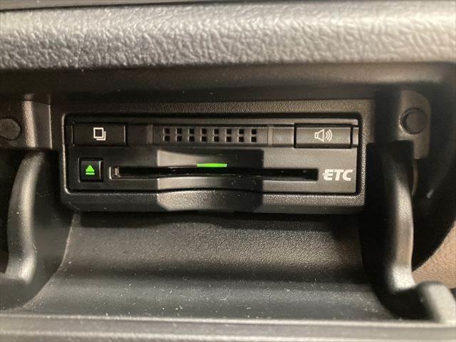 クラウンハイブリッド アスリートＳ　純正ＨＤＤナビ　フルセグＴＶ　バックカメラ　クルーズコントロール　Ｂｌｕｅｔｏｏｔｈ　スマートキー　シートヒーター　ＨＩＤヘッドライト　ＬＥＤフォグランプ　純正１７インチアルミホイール　パワーシート（41枚目）