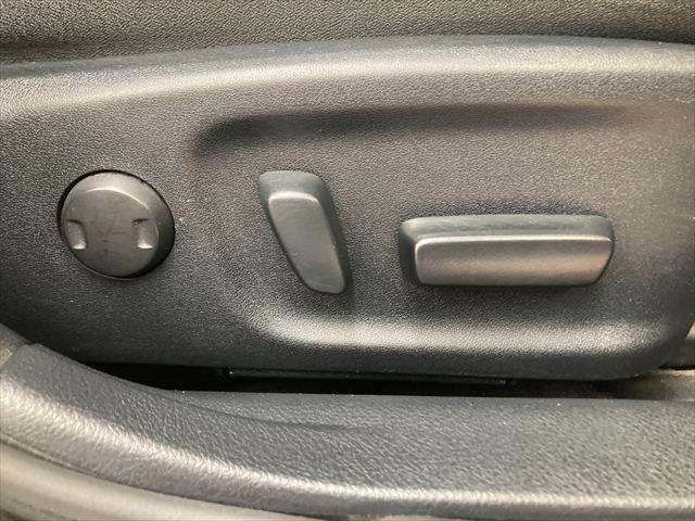 クラウンハイブリッド アスリートＳ　純正ＨＤＤナビ　フルセグＴＶ　バックカメラ　クルーズコントロール　Ｂｌｕｅｔｏｏｔｈ　スマートキー　シートヒーター　ＨＩＤヘッドライト　ＬＥＤフォグランプ　純正１７インチアルミホイール　パワーシート（43枚目）