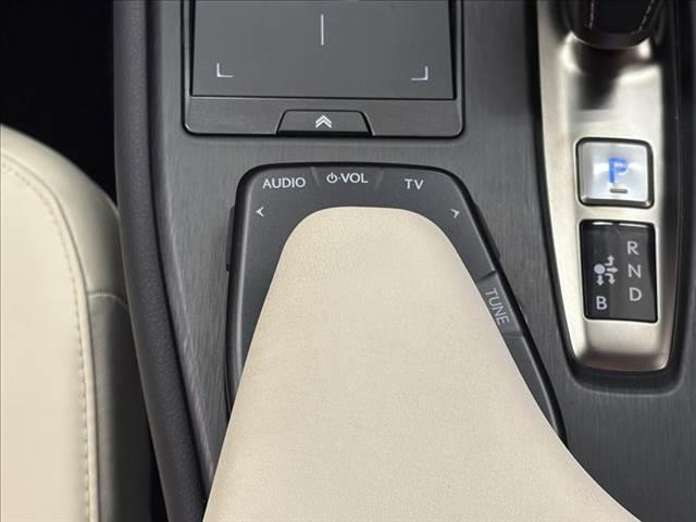 LEXUS UX UX300E VERSION L