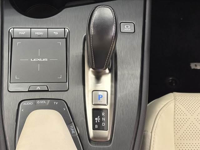 LEXUS UX UX300E VERSION L