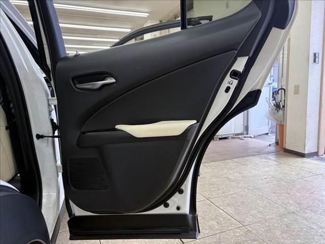 LEXUS UX UX300E VERSION L