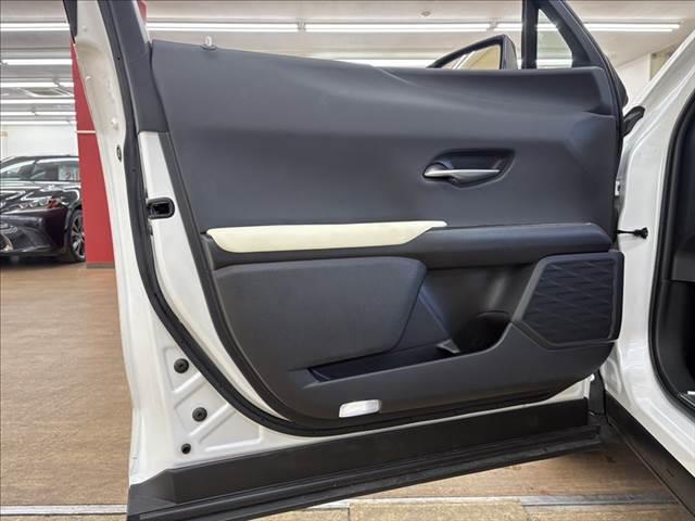 LEXUS UX UX300E VERSION L