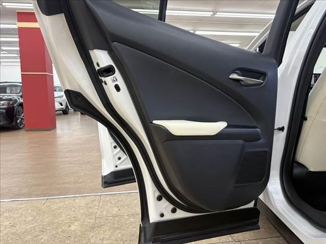 LEXUS UX UX300E VERSION L