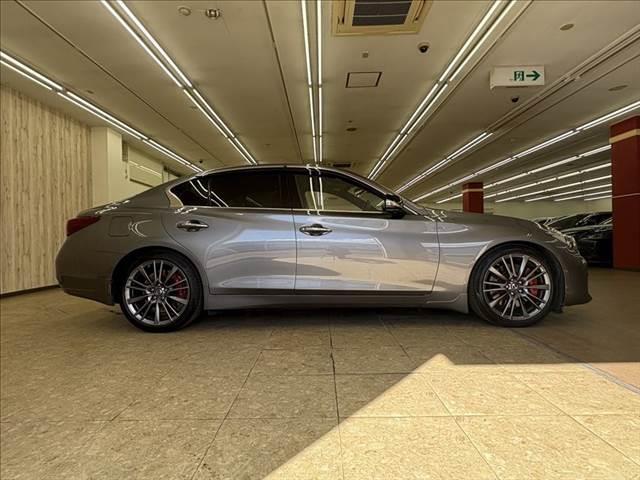 スカイライン 400R 本革シート 禁煙車 衝突軽減ブレーキ 純正メーカーナビ アラウンドビューモニター フルセグTV Bluetooth LEDヘッドライト シートヒーター レーダークルーズコントロール クリアランスソナー(17枚目)