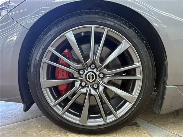 スカイライン 400R 本革シート 禁煙車 衝突軽減ブレーキ 純正メーカーナビ アラウンドビューモニター フルセグTV Bluetooth LEDヘッドライト シートヒーター レーダークルーズコントロール クリアランスソナー(28枚目)