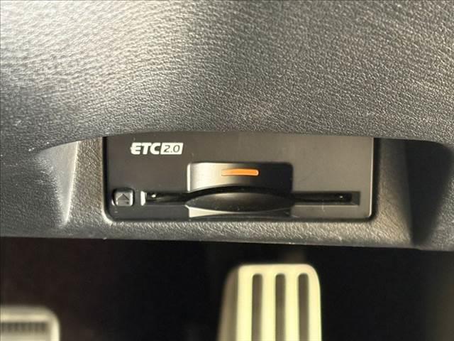 スカイライン 400R 本革シート 禁煙車 衝突軽減ブレーキ 純正メーカーナビ アラウンドビューモニター フルセグTV Bluetooth LEDヘッドライト シートヒーター レーダークルーズコントロール クリアランスソナー(40枚目)