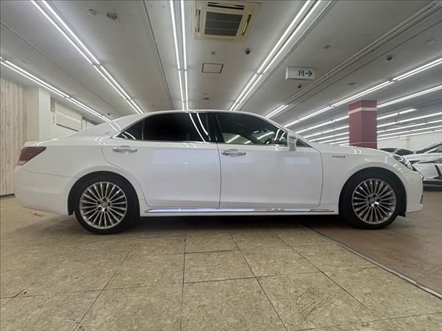 クラウンマジェスタ マジェスタ Fバージョン 禁煙車 全方位カメラ 純正OP18インチAW 黒革シート レーダークルーズコントロール シートヒーター ベンチレーション 純正ナビ フルセグTV ETC LEDヘッドランプ クリアランスソナー(17枚目)