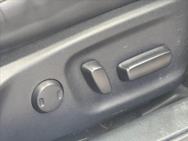 クラウンマジェスタ マジェスタ Fバージョン 禁煙車 全方位カメラ 純正OP18インチAW 黒革シート レーダークルーズコントロール シートヒーター ベンチレーション 純正ナビ フルセグTV ETC LEDヘッドランプ クリアランスソナー(41枚目)